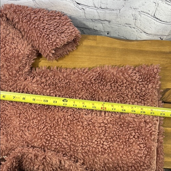 Abercrombie Kids Pink Teddy Jacket Plush Fuzzy Texture - Picture 8 of 9